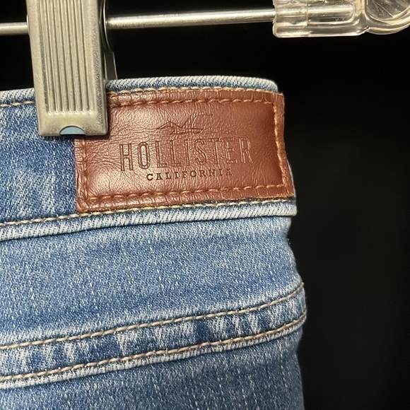HOLLISTER- high rise super skinny distressed jeans - Picture 9 of 10